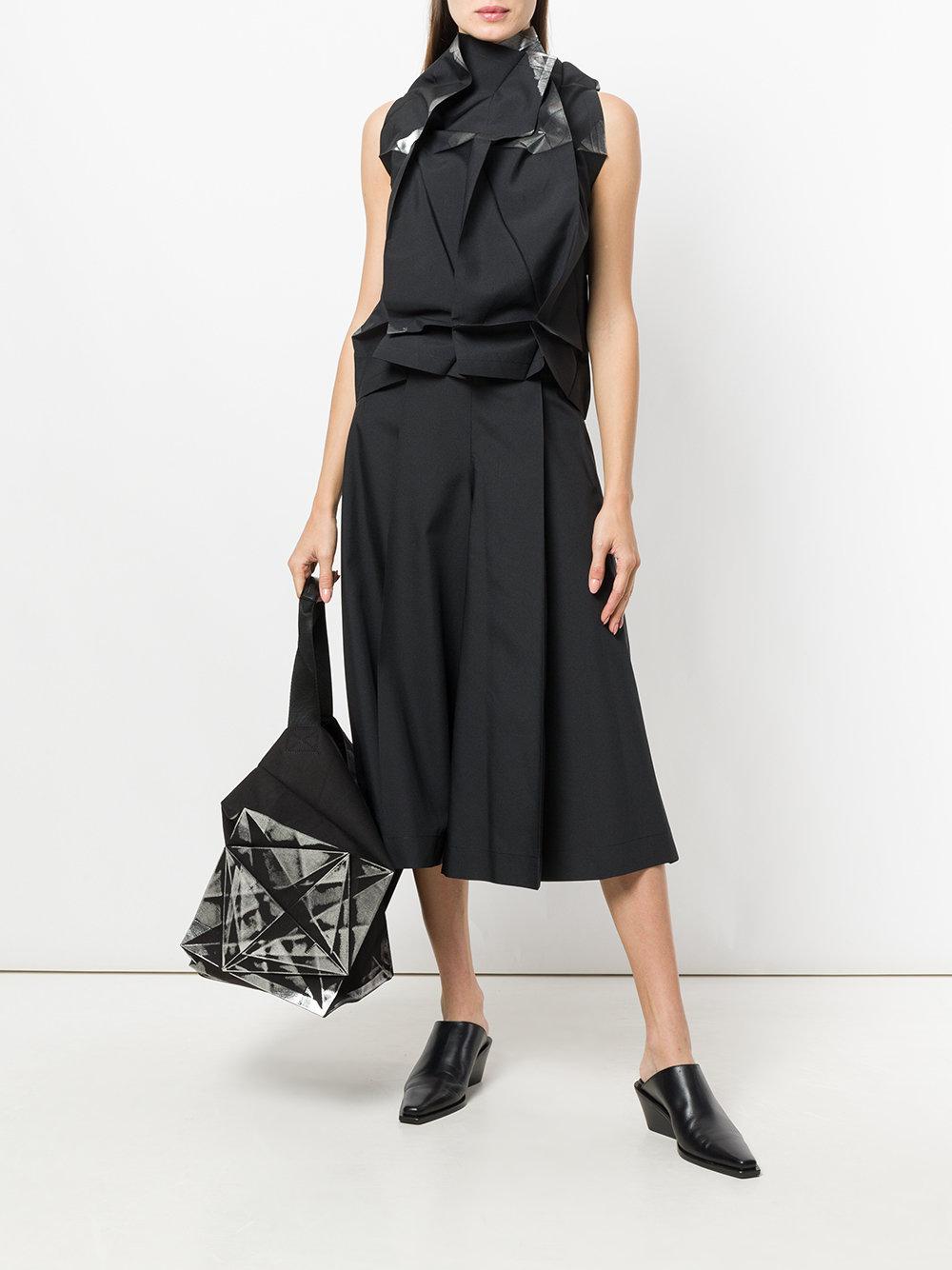 Issey Miyake Structured Fold Detail Blouse in Black - Lyst