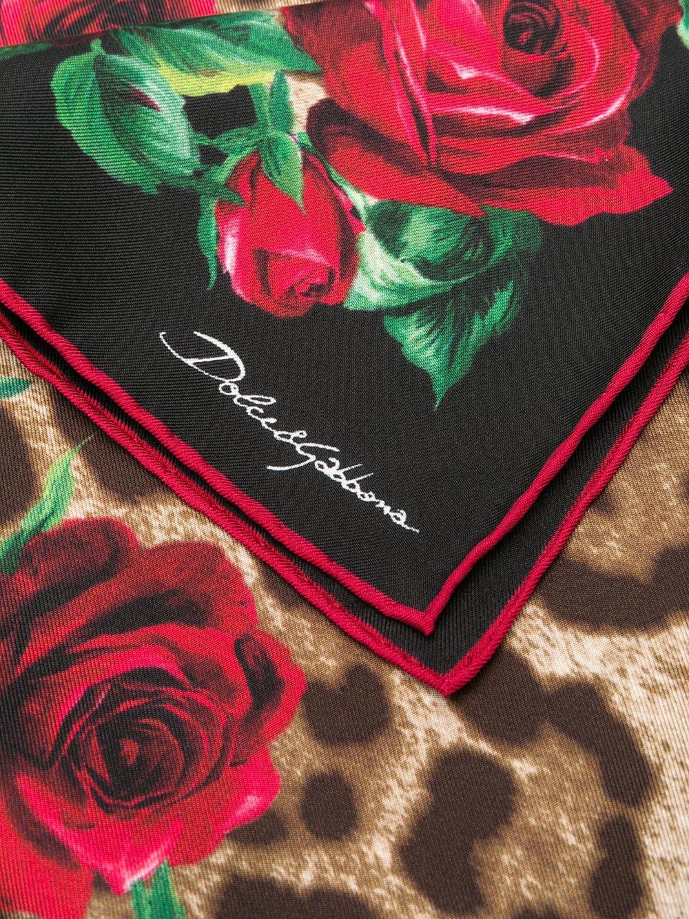 Dolce & Gabbana Seide Schal mit Leo-Print in Braun - Lyst