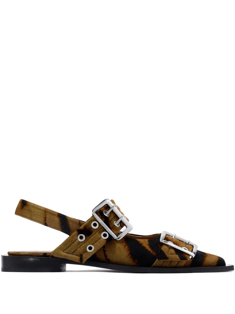 GANNI バックル フラットサンダル GANNI バックル フラットサンダル | ブラック | FARFETCH JP