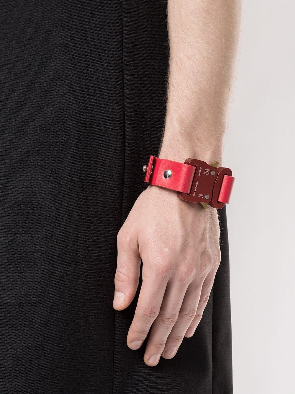 1017 ALYX 9SM Strong Buckle Cuff Bracelet in Red | Lyst