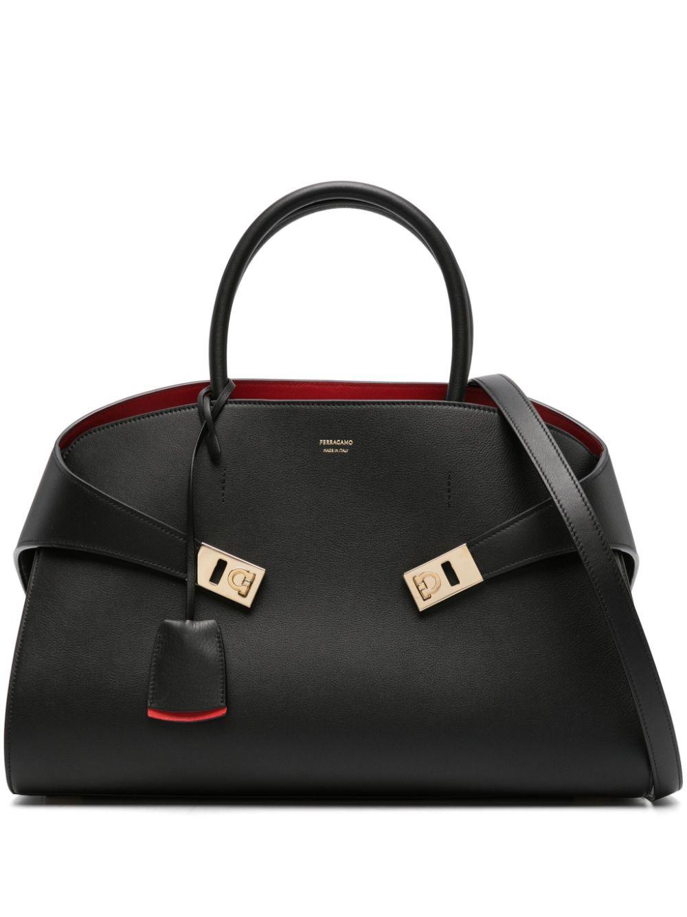 Ferragamo レディース ブラック Hug レザーハンドバッグ M トートバッグ