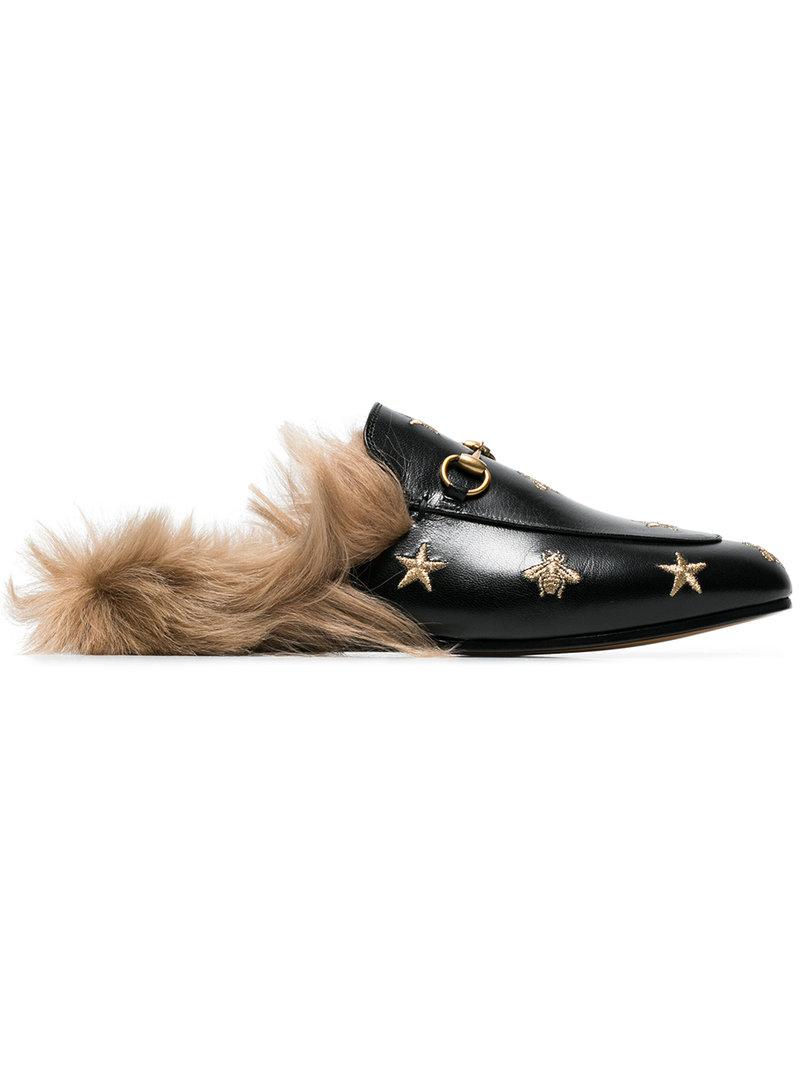 Mocassins Princetown à étoiles à abeilles brodées Fourrure Gucci en coloris  Noir - Lyst
