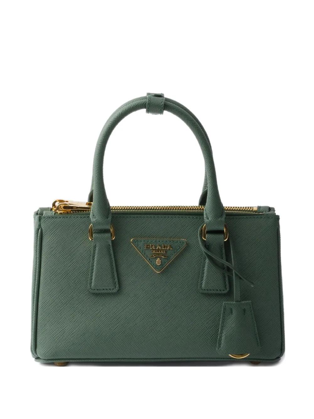 グリーン Prada バッグ レディース | Lyst