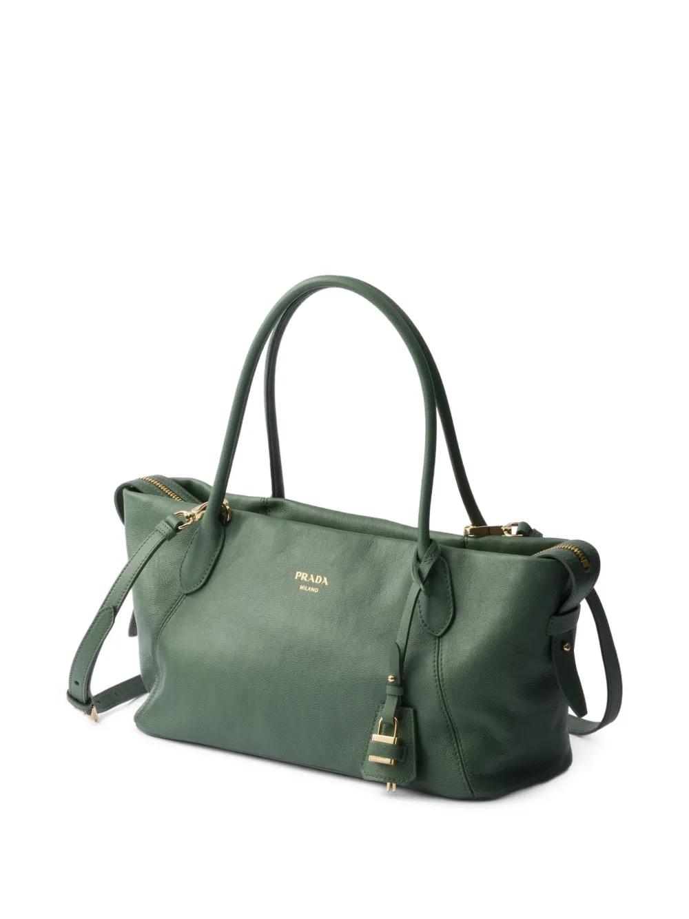 グリーン Prada バッグ レディース | Lyst
