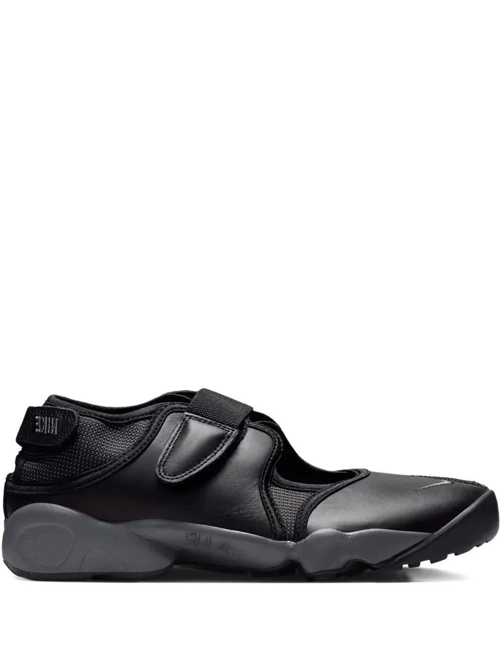 nike slip on trainers women's