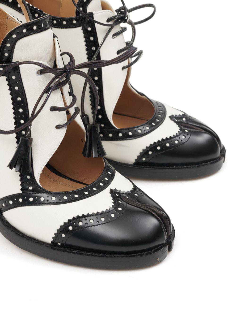 Maison Margiela Bourgeoise Spectator Tabi 100mm Pumps in Maison Margiela Bourgeoise Spectator Tabi 100mm Pumps in