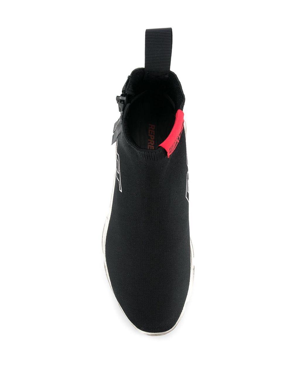 socks with sneakers style