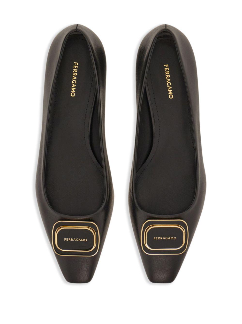 Ferragamo レディース ブラック ニュー ヴァラ フラットパンプス 