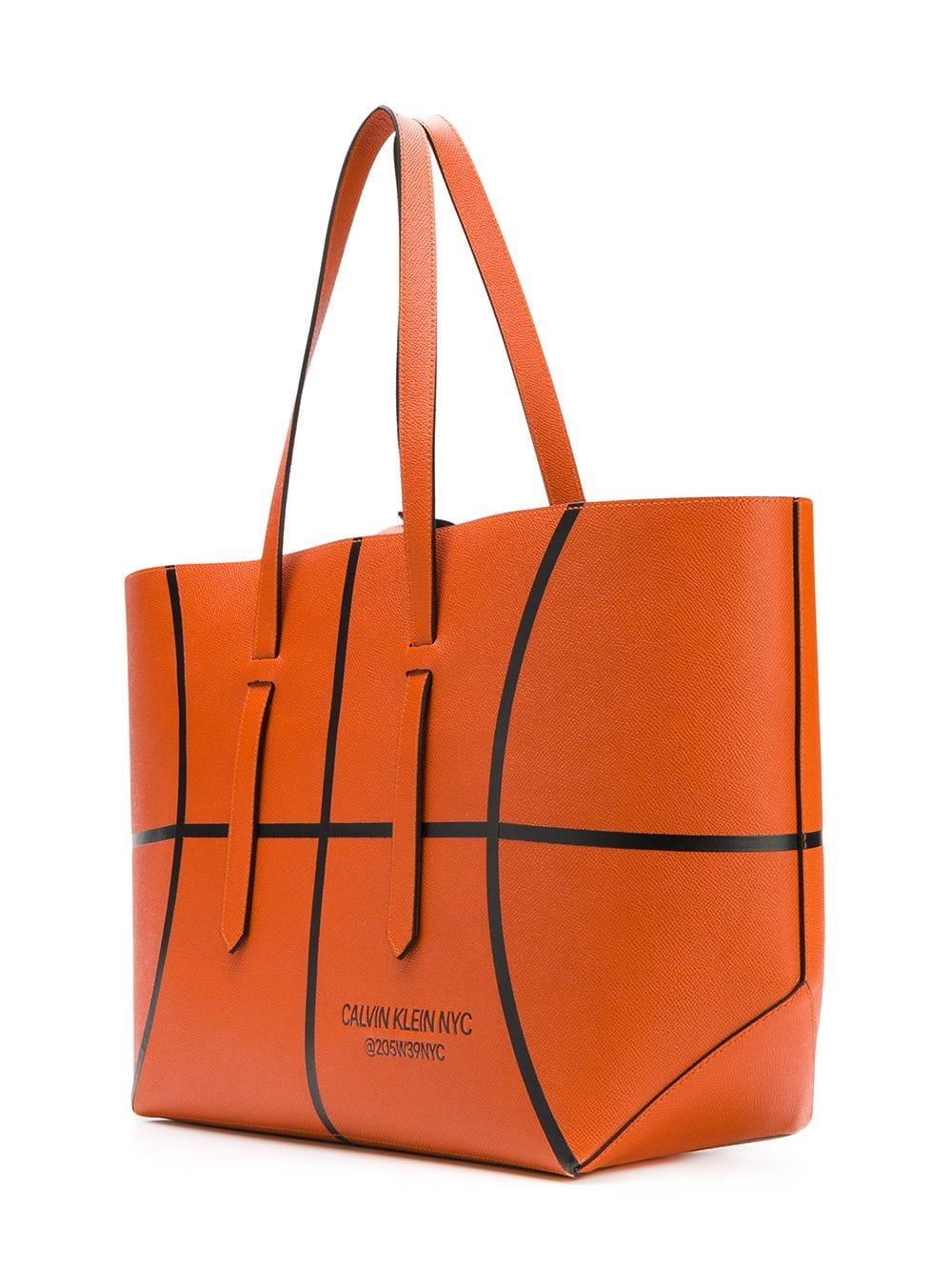 CALVIN KLEIN 205W39NYC Leather Basketball Ball Tote Bag in Orange | Lyst