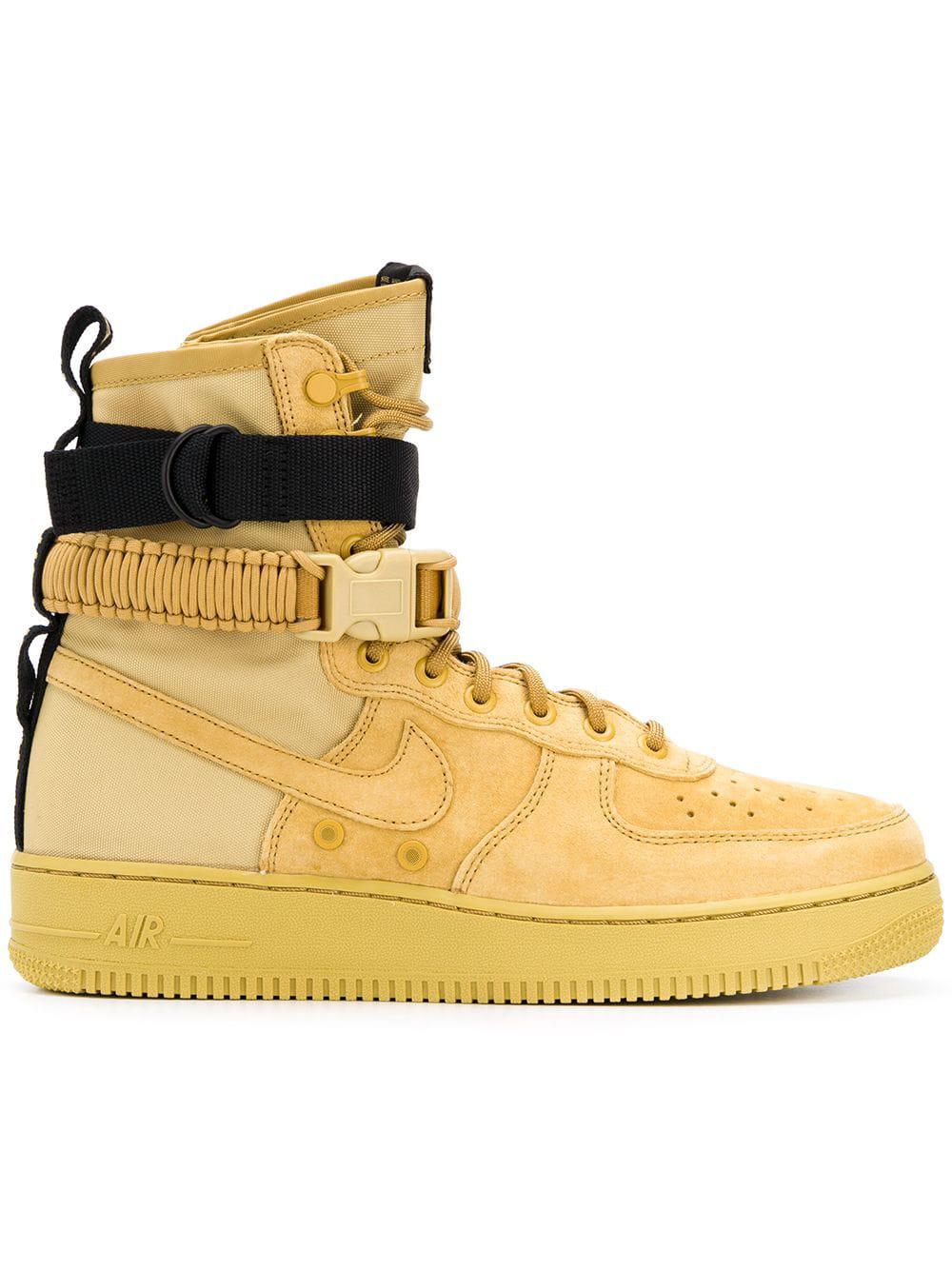 Sneakers alte 'SF Air Force 1'Nike in Pelle scamosciata da Uomo colore  Giallo | Lyst