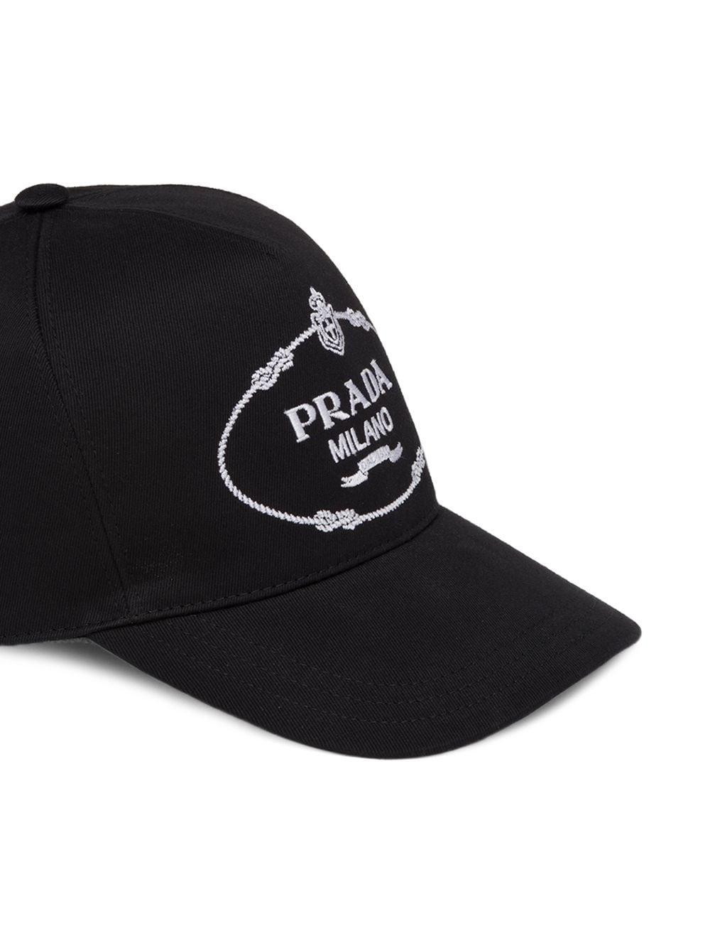 Gorra de béisbol con logo bordado Prada de color Negro | Lyst