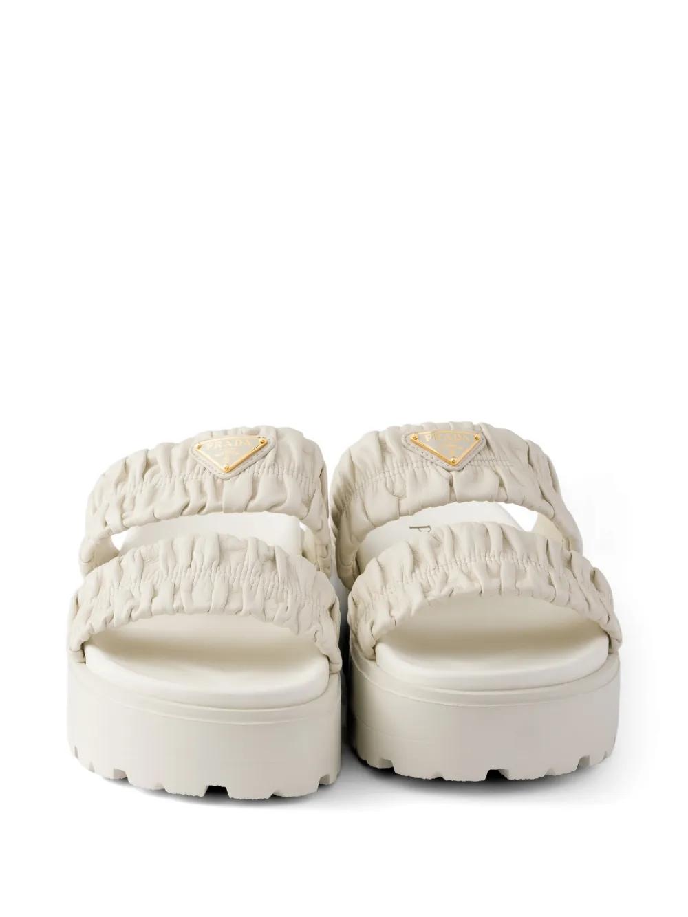 prada-toni-neutri-Sandali-