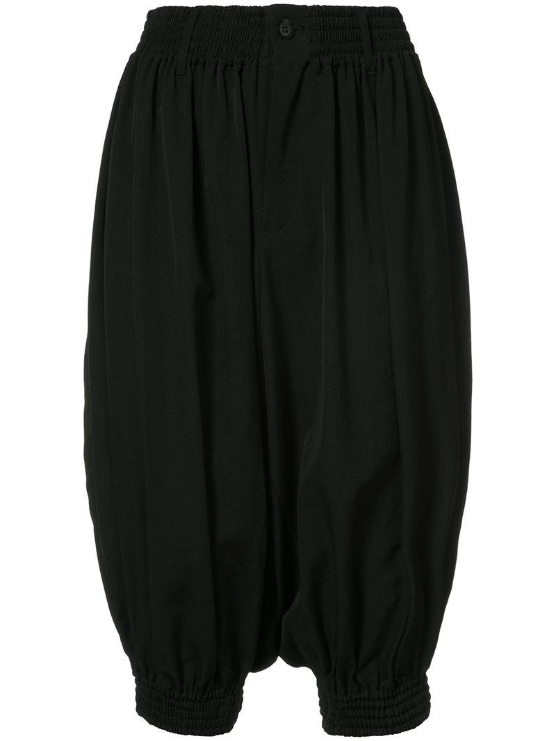 Yohji Yamamoto Wool Gathered Short Pants in Black - Lyst