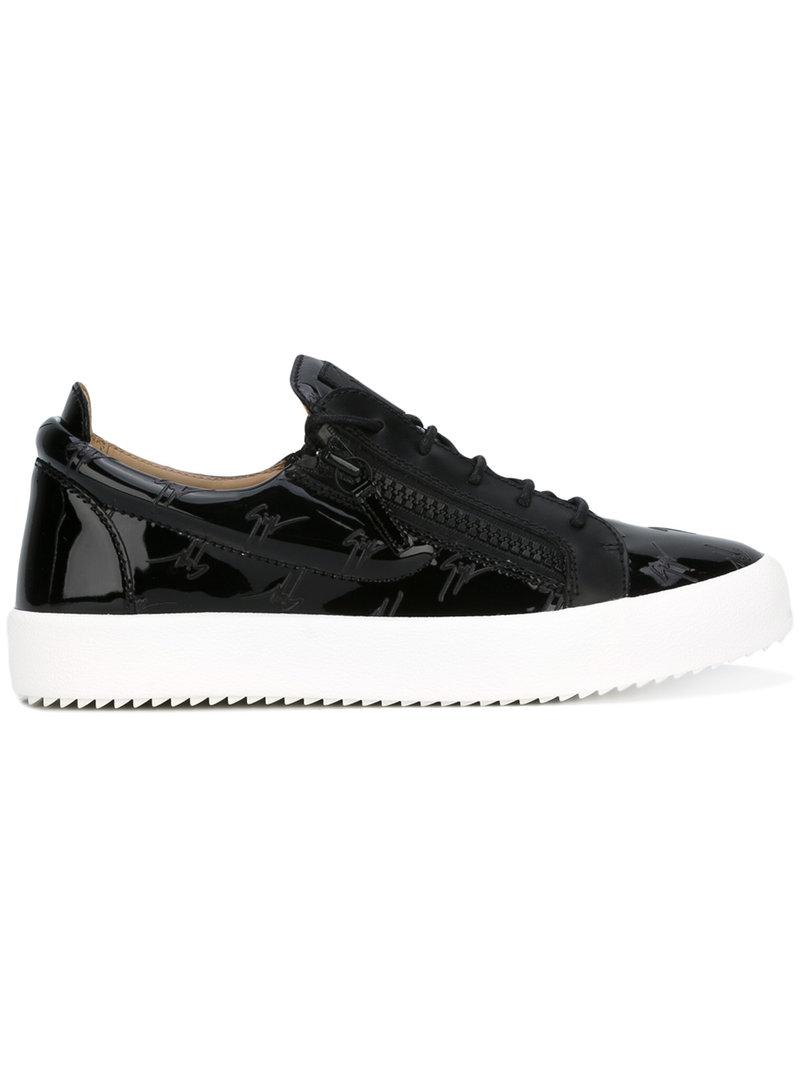 giuseppe zanotti signature