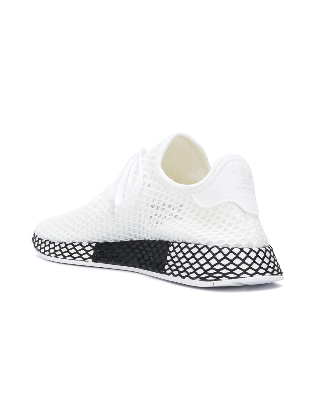 white adidas deerupt