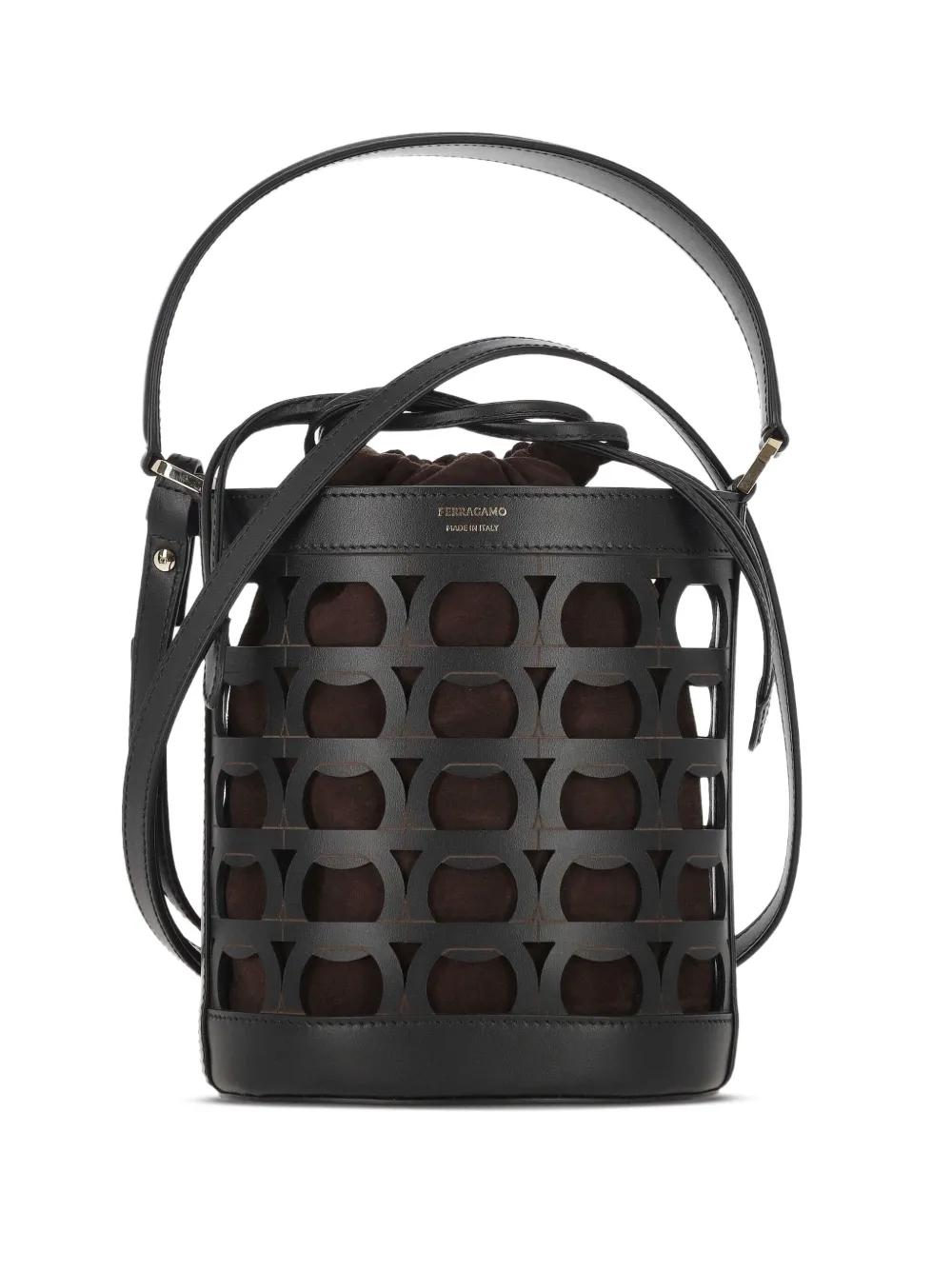 【送料&関税込】Ferragamo Leather Bucket Bag Ferragamo Bucket bags and bucket purses for Women | Online