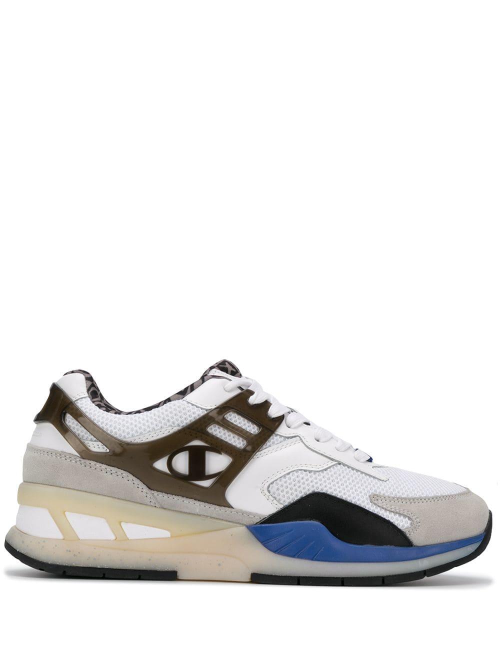 the white low top trainer