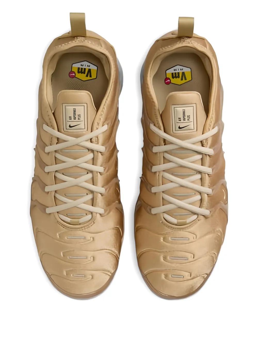 vapor max plus black nude