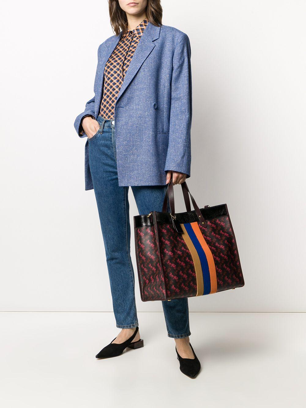 supreme neck pouch 2021