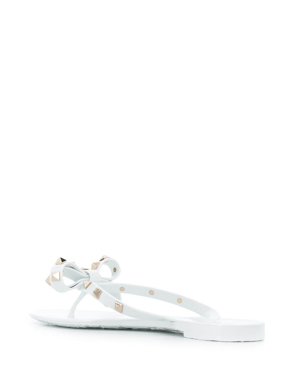 valentino garavani rubber rockstud thong