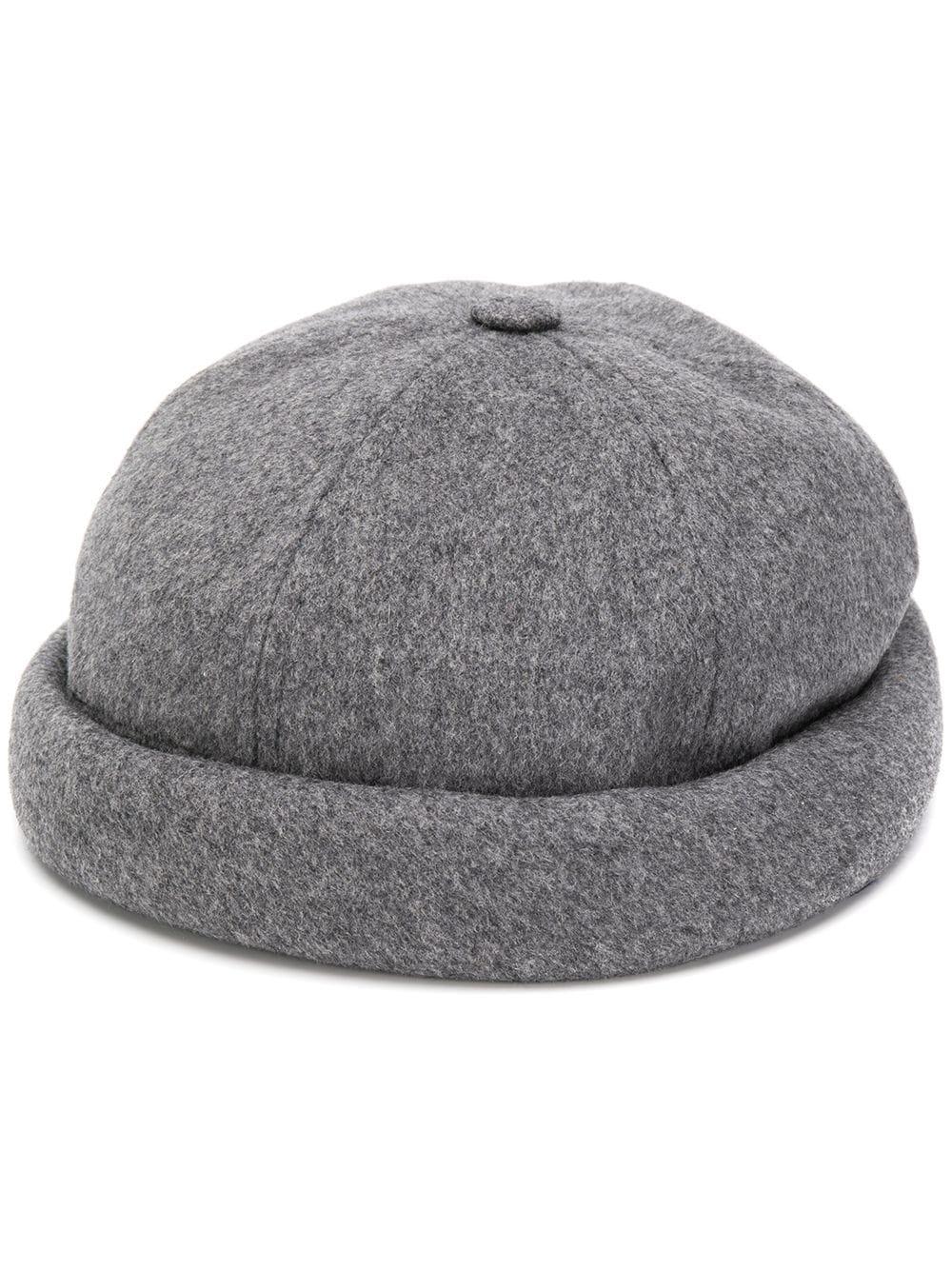 peakless baseball cap