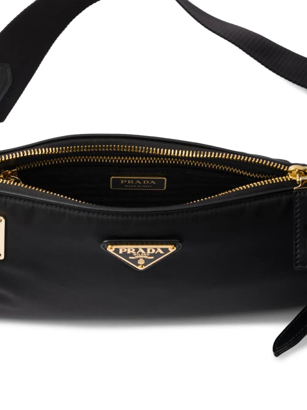 ショルダーバッグ・ポシェット PRADA SMALL RE-NYLON AND LEATHER SHOULDER BAG WITH PADLOCK Prada Small Re-nylon And Leather Shoulder Bag With Padlock