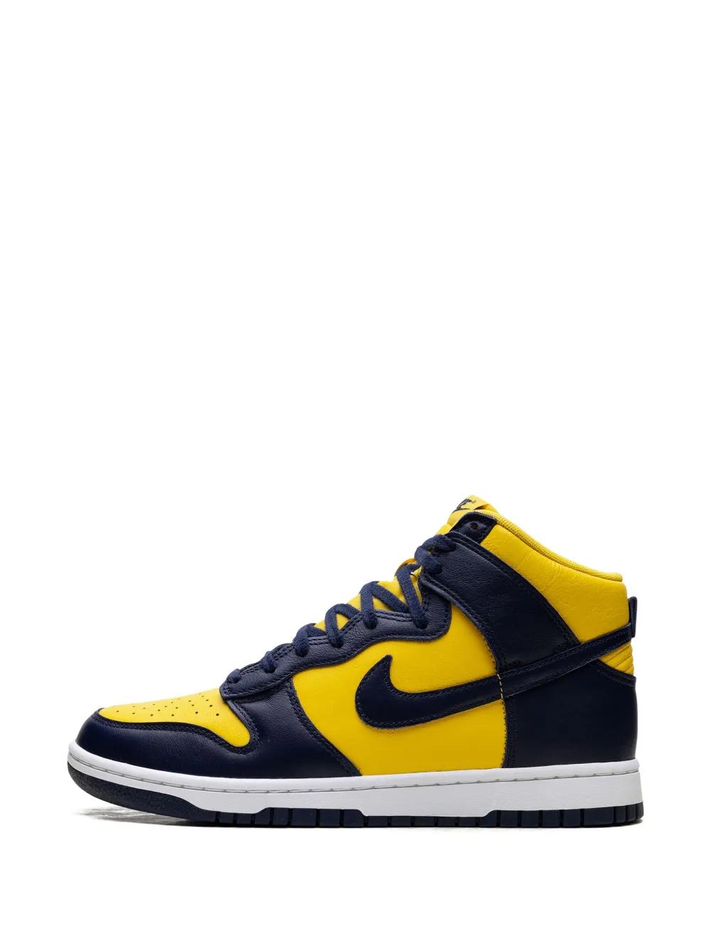 Dunk Low Sb Dunk High Maize And Black Nike SB Dunk High Pro Shoes
