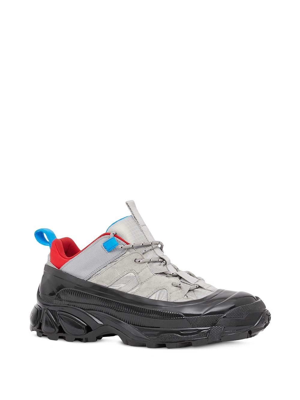 burberry trainers grey