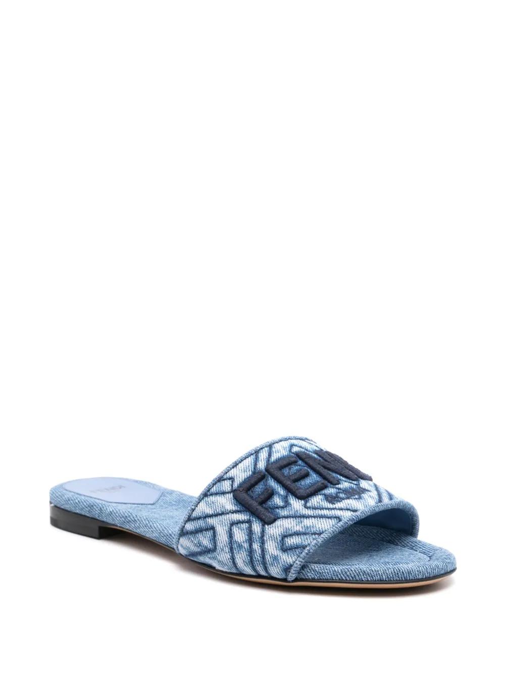 シューズ・サンダルその他 FENDI Woman Flat sandals Gnawed Blue 8X8326AOTM F1R88 Signature Denim Blue | Fendi