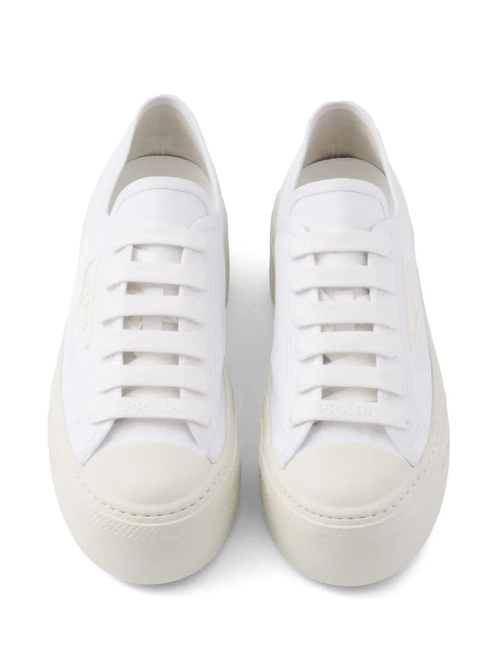 Prada レースアップ スニーカー ホワイト | Lyst