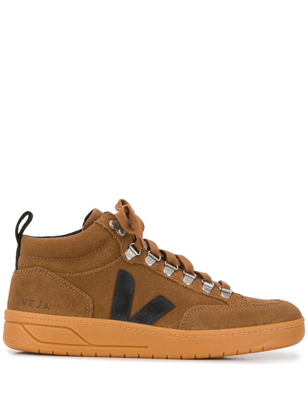 veja brown trainers