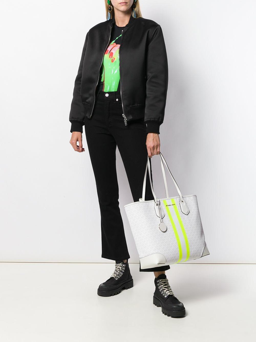 MICHAEL Michael Kors Eva Handtasche mit Neon Streifen in Wei