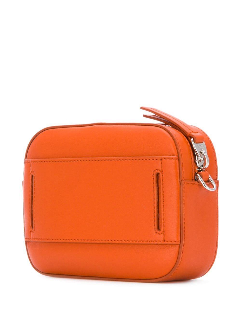 kleine umhängetasche mit nieten