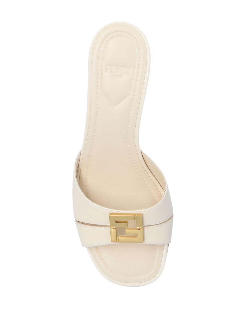 サンダル・ミュール FENDI Multicolor Leather Fendi Ffold Slippers サンダル・ミュール FENDI Multicolor leather Fendi FFold