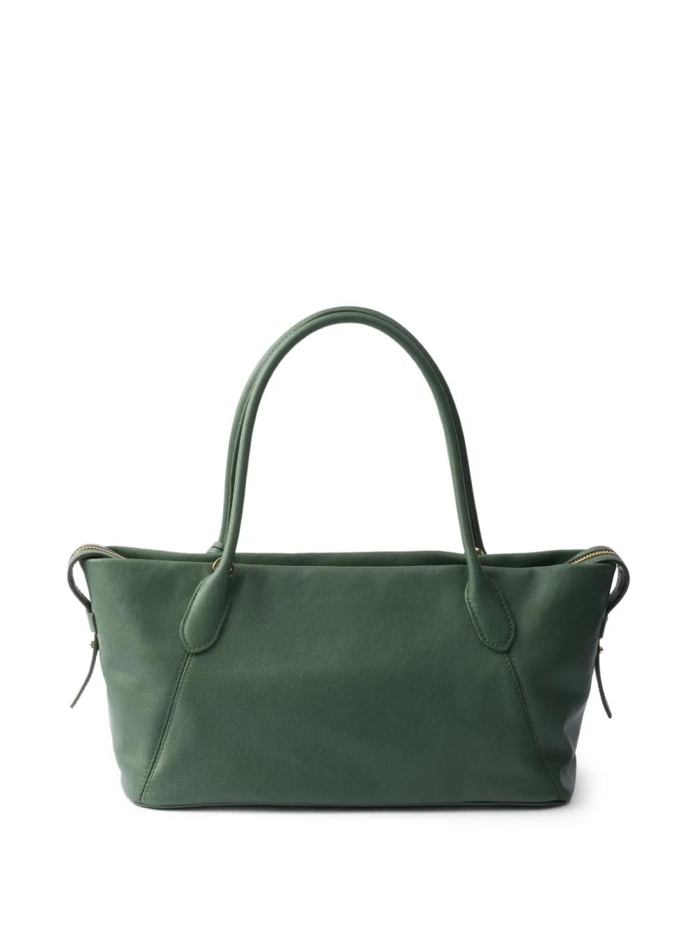 グリーン Prada バッグ レディース | Lyst