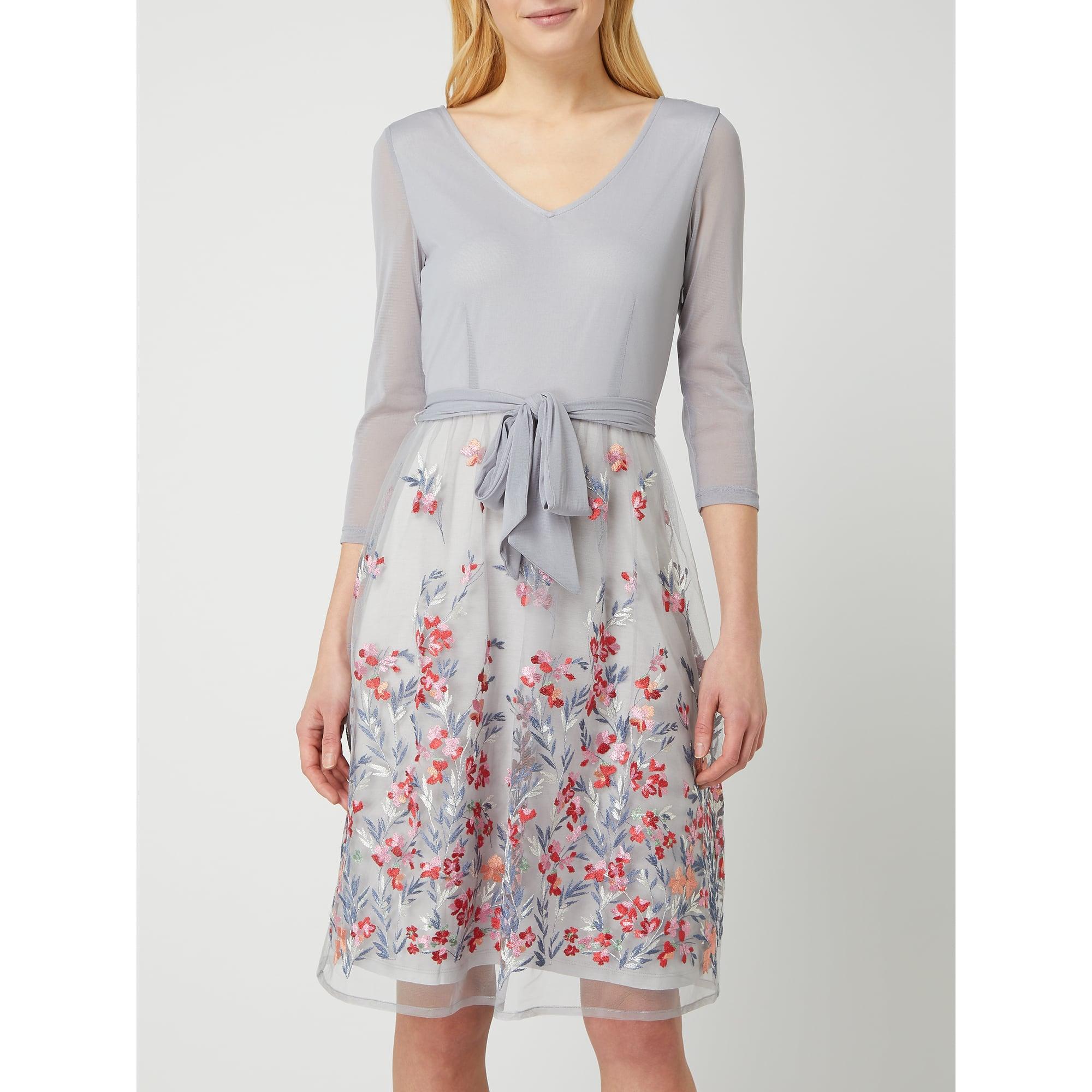 Esprit Collection Kleid aus Tüll mit Stickereien in Grau | Lyst DE