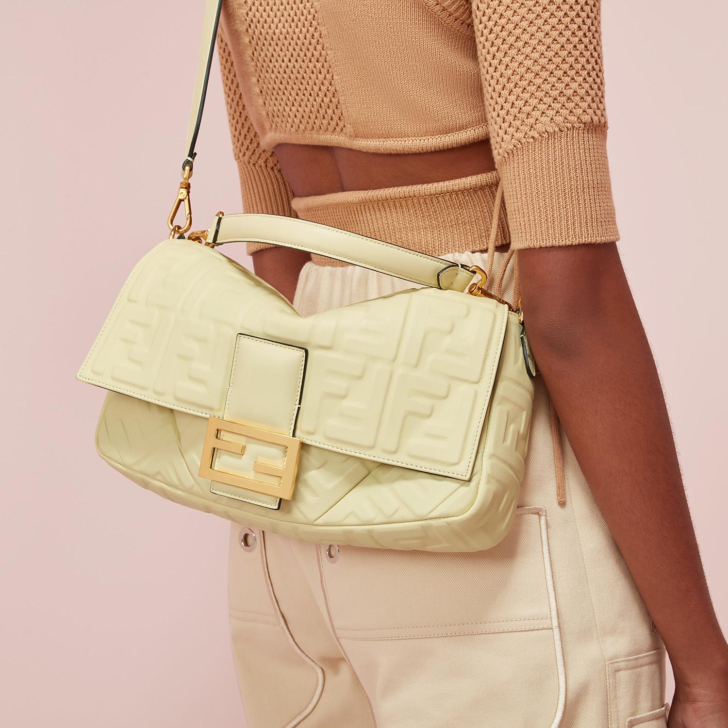 baguette large fendi