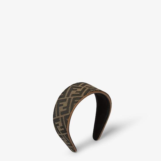 FENDI マニア　ヘッドバンド　ニットバイザー FENDI マニア ヘッドバンド ニットバイザー FENDI マニアヘッド