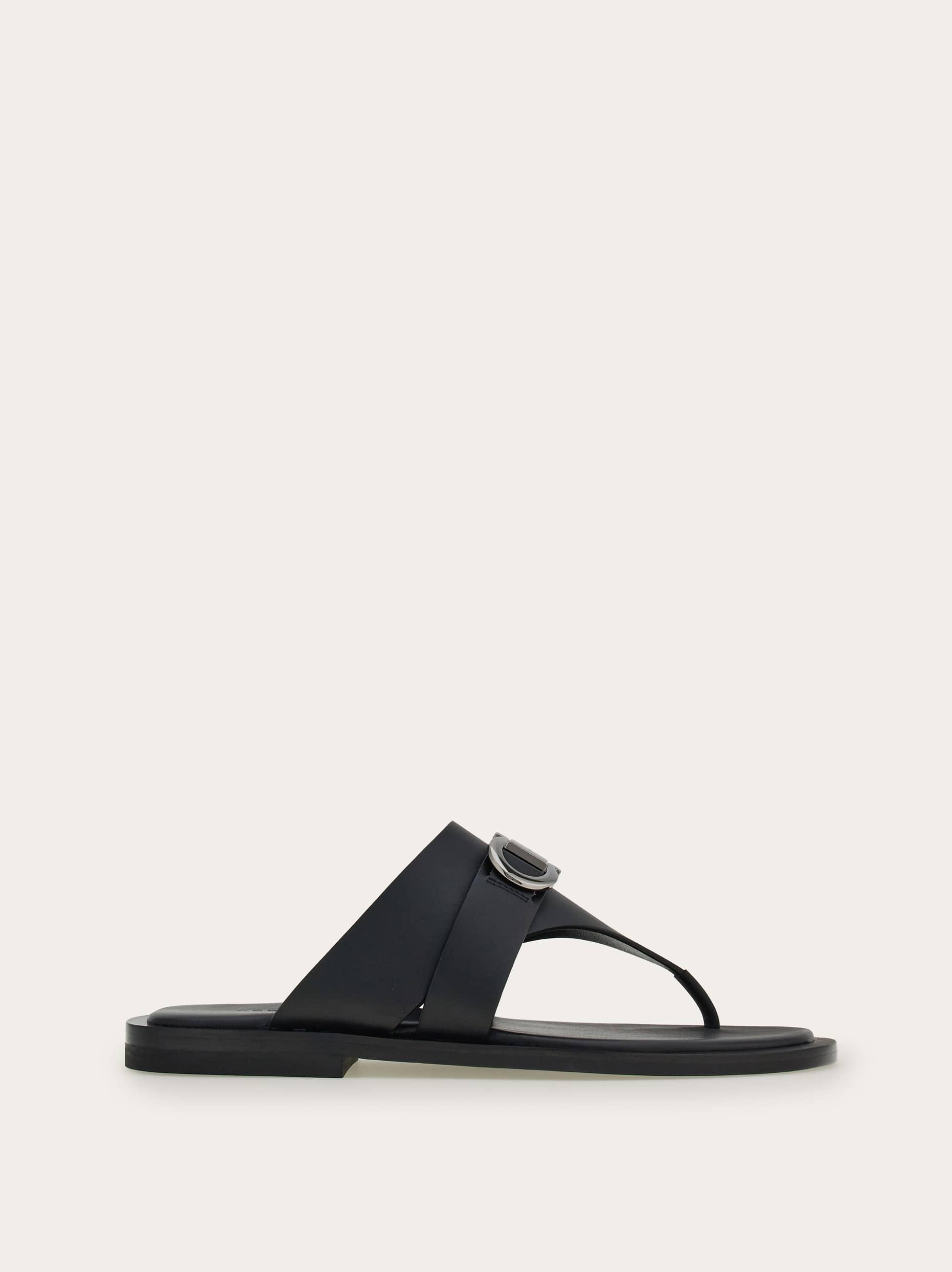 サンダル・ミュール FERRAGAMO FLAT SLIDE WITH GANCINI ORNAMENT Flat slide with Gancini ornament - Women | Ferragamo