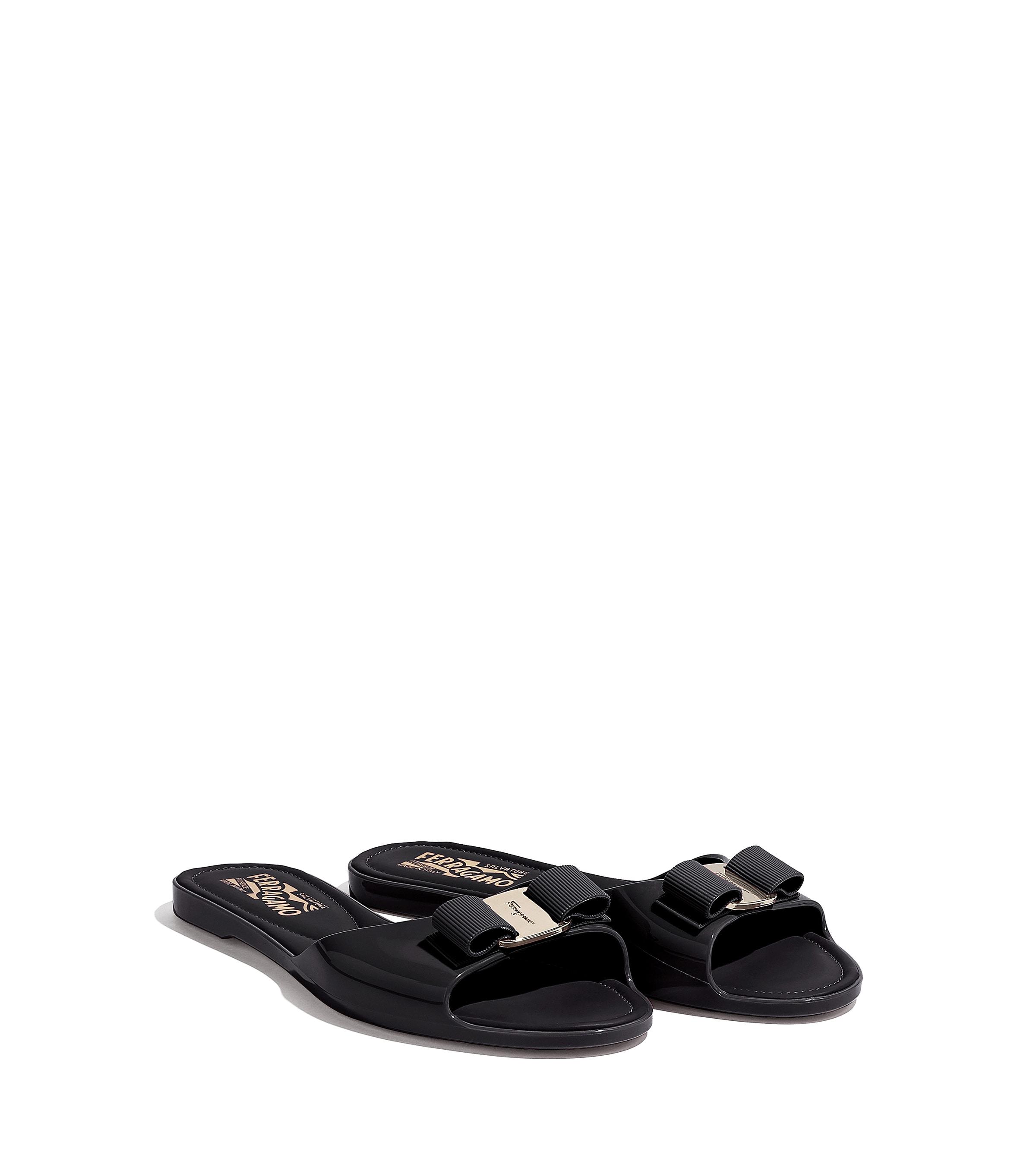 Ferragamo Vara Bow Jelly Slide Sandal in Black | Lyst