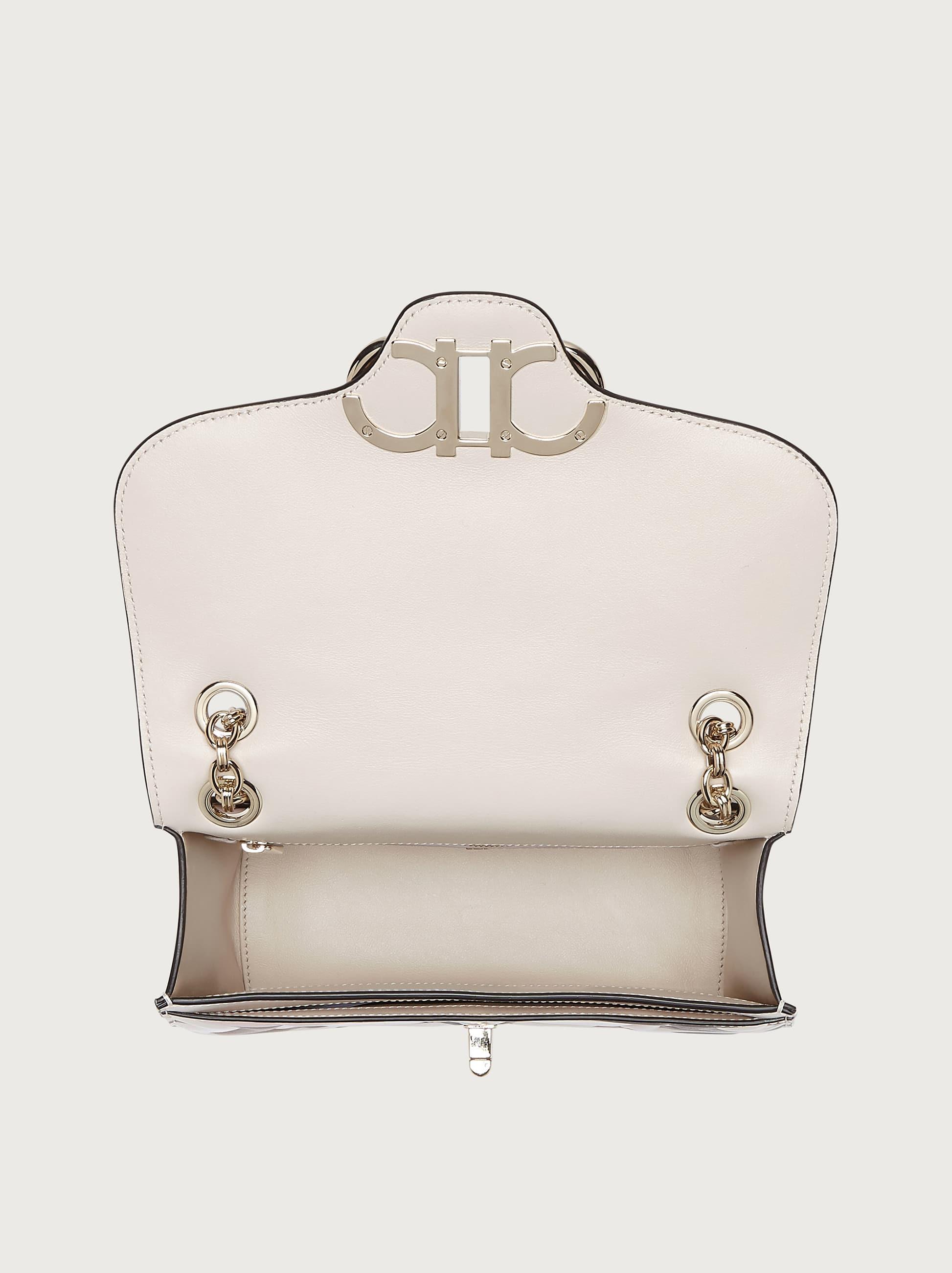 quilted gancini flap bolsa