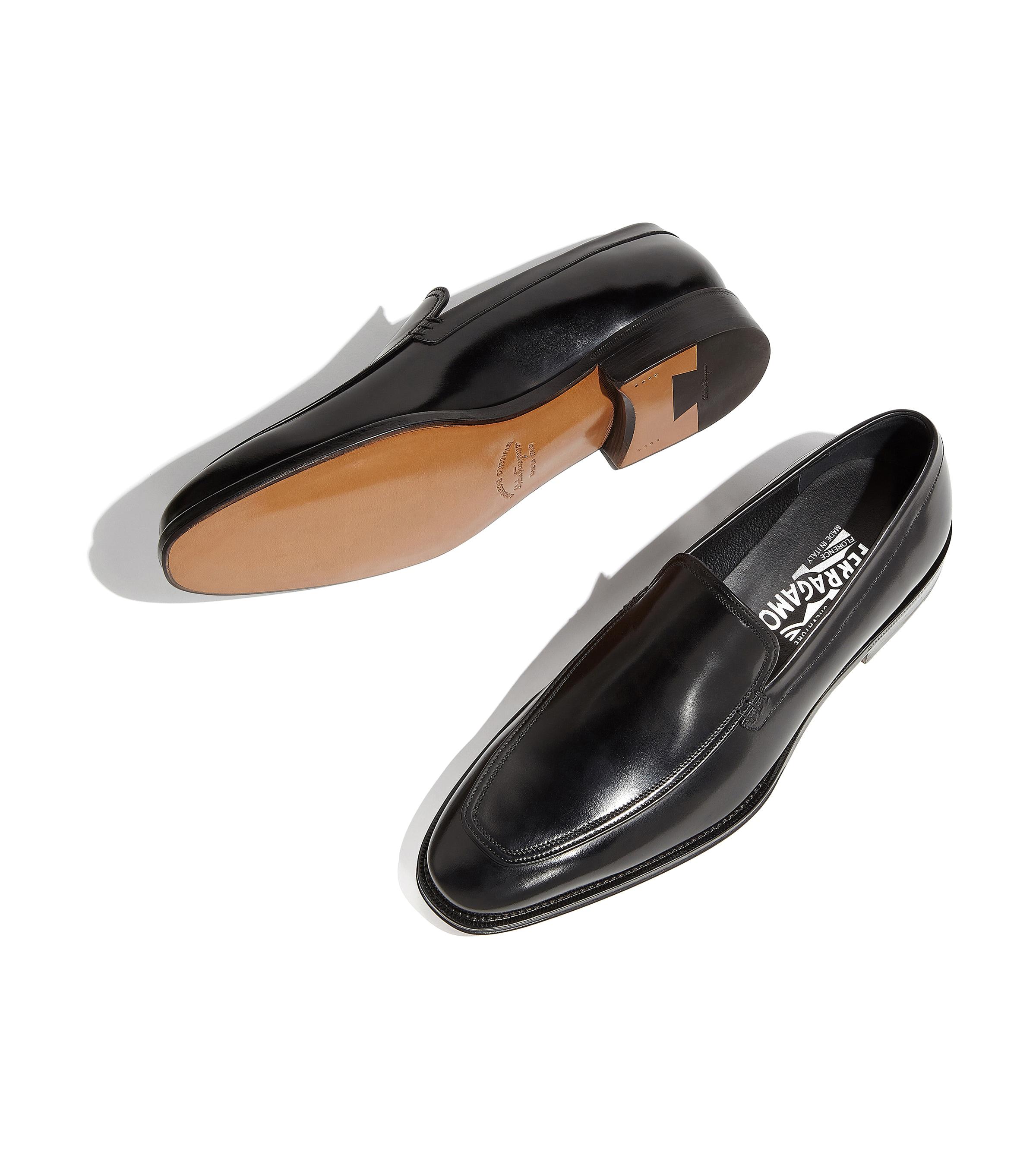 Ferragamo Leather Plain Slipon Shoe in Black for Men Lyst