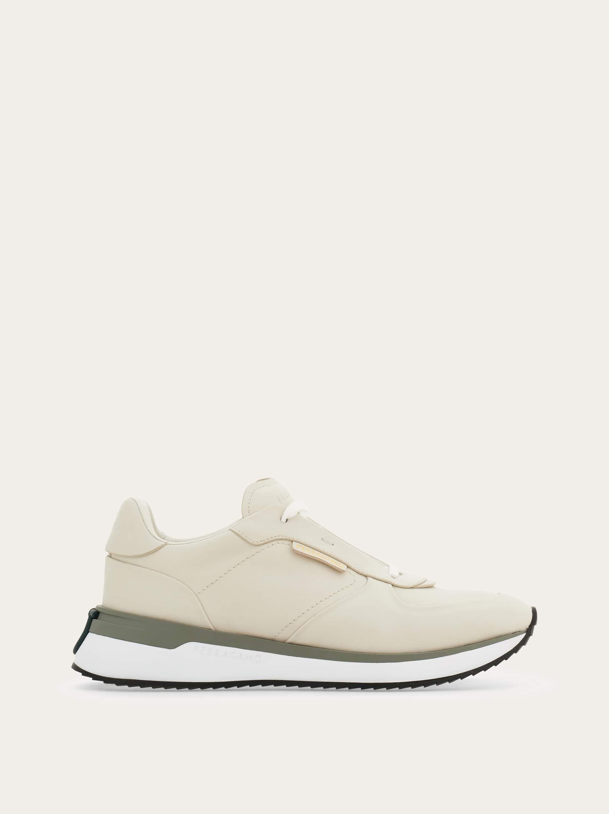 スニーカー FERRAGAMO SS23 'Nima' sneakers (0760648 BIANCO) Ferragamo White Nima Technical Knit Running Sneakers, Size