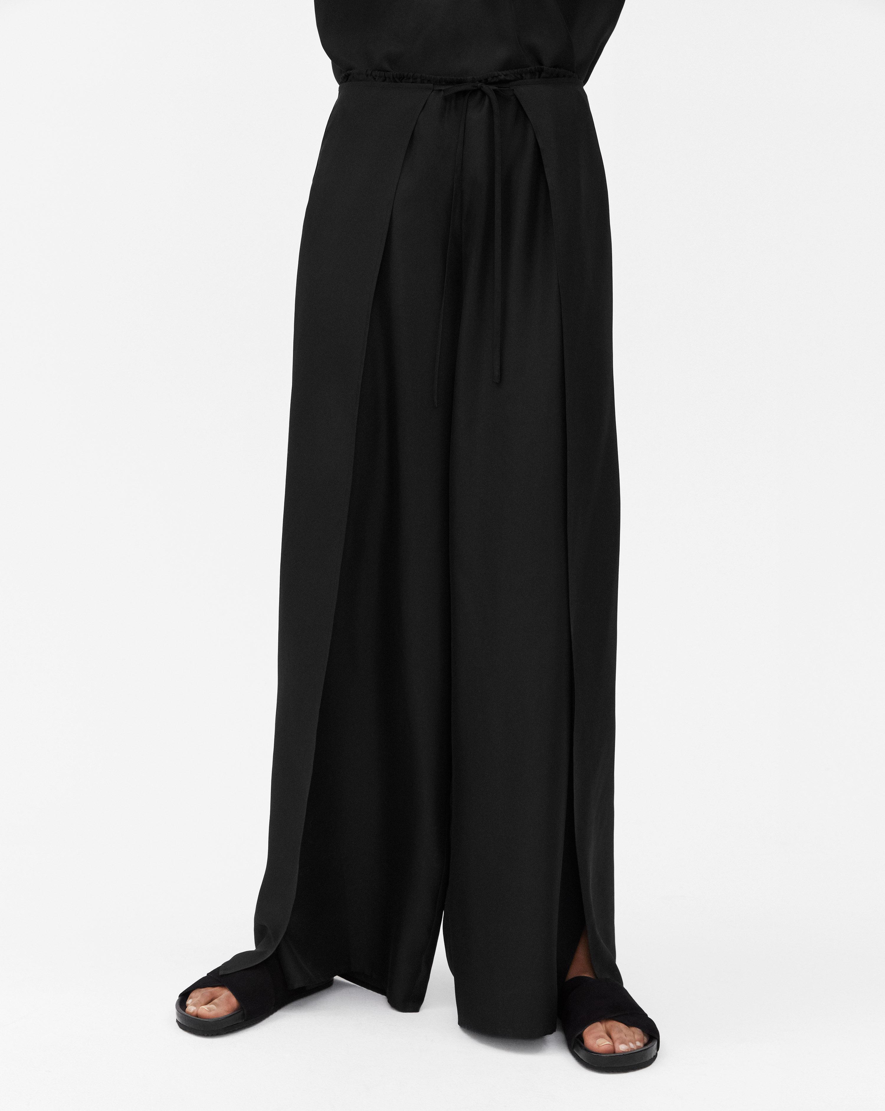 Filippa K Lulu Silk Trousers Black - Lyst