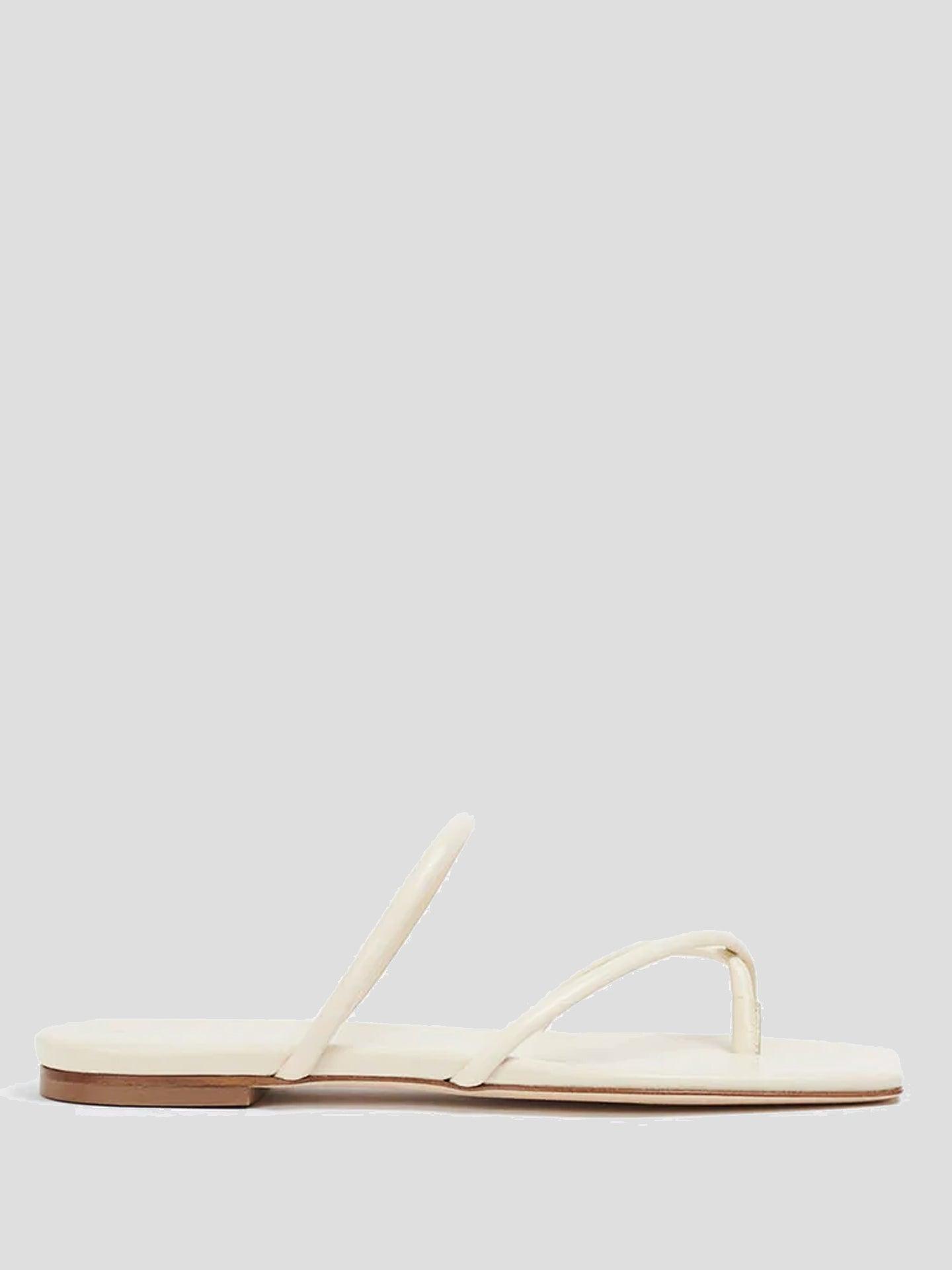 Aeyde Leather Mina Creamy Nappa Flat Sandals in Natural | Lyst