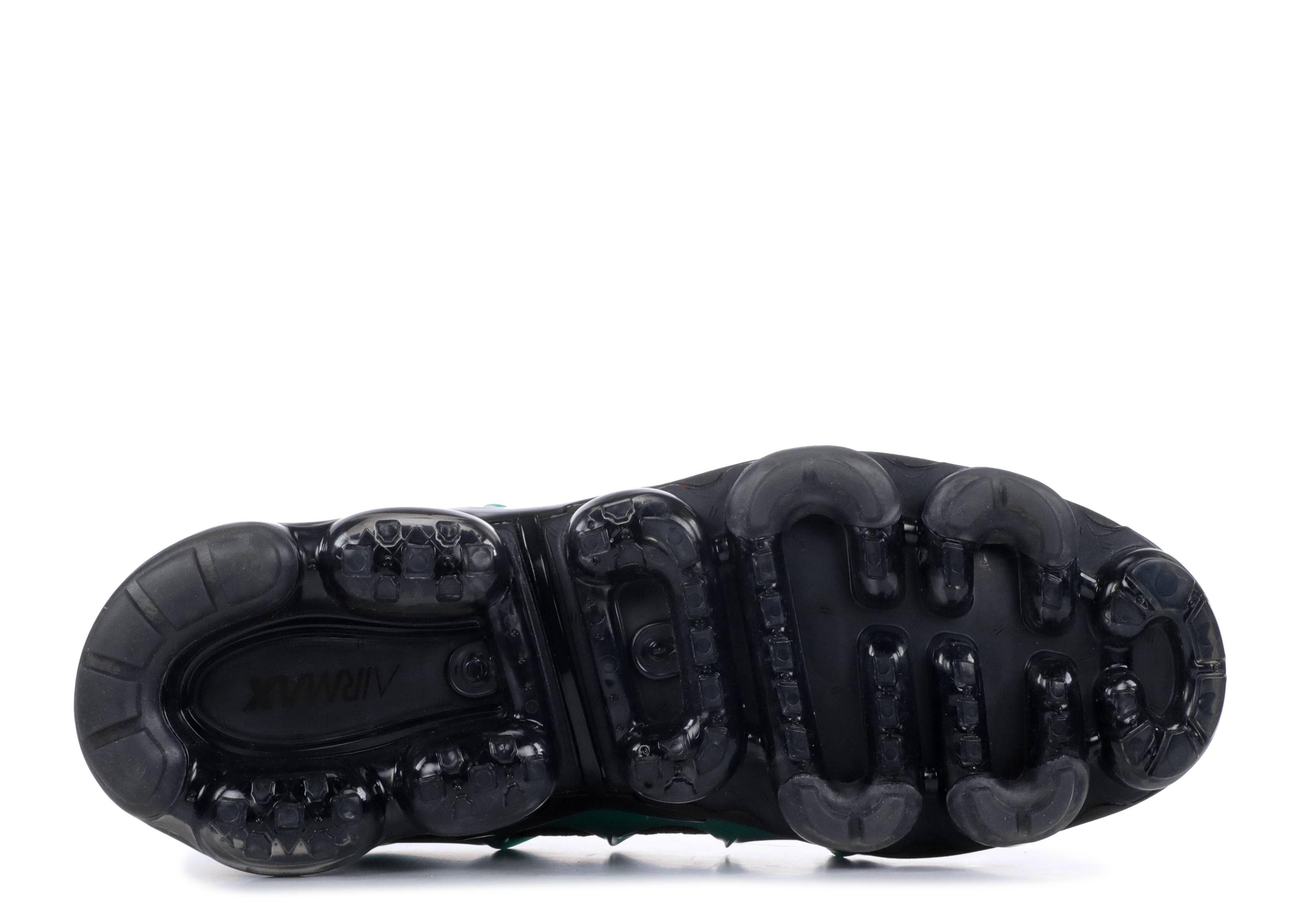 vapormax plus black size 14