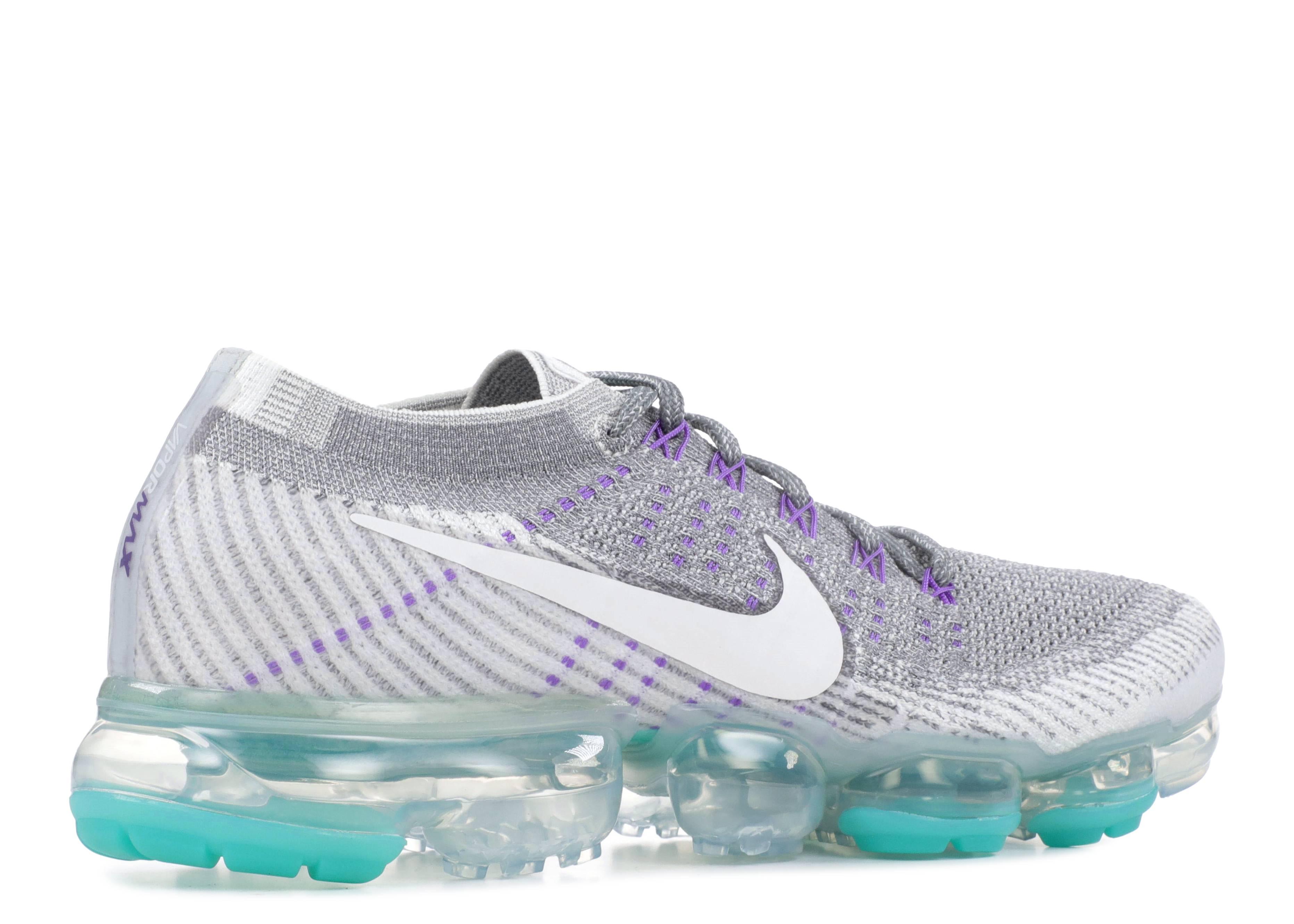 gray air vapormax