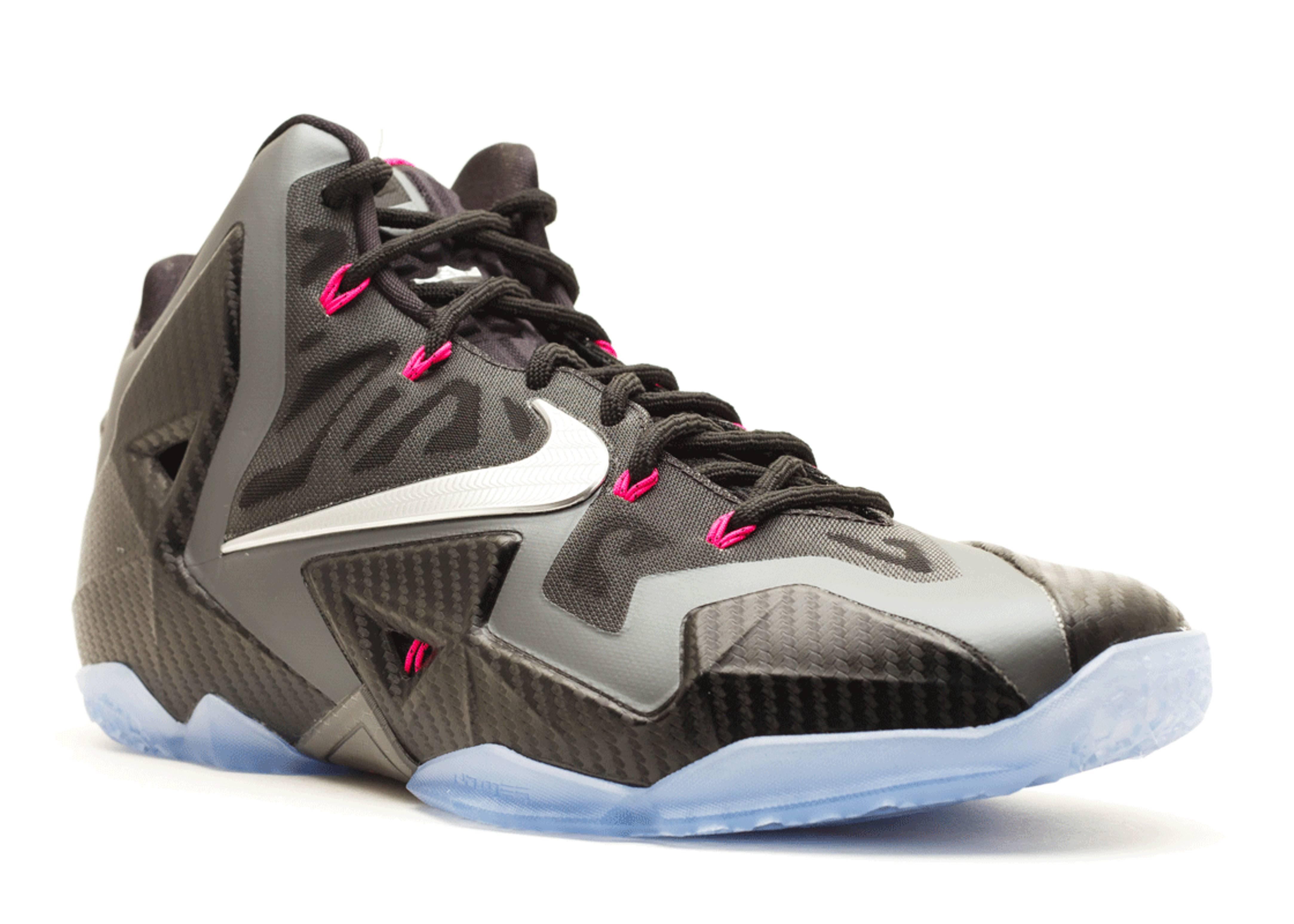 black lebron 11