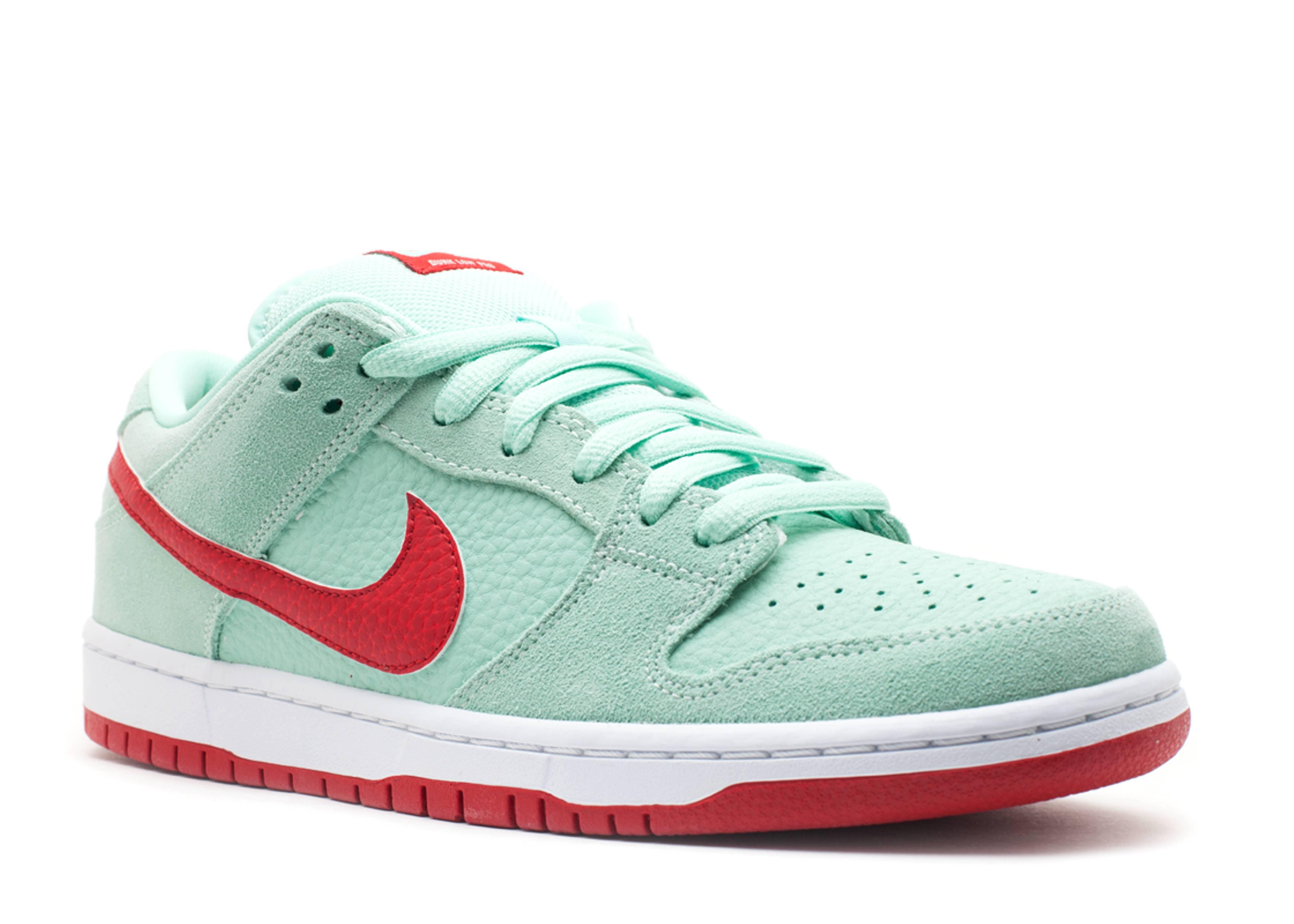 green and red nike dunks