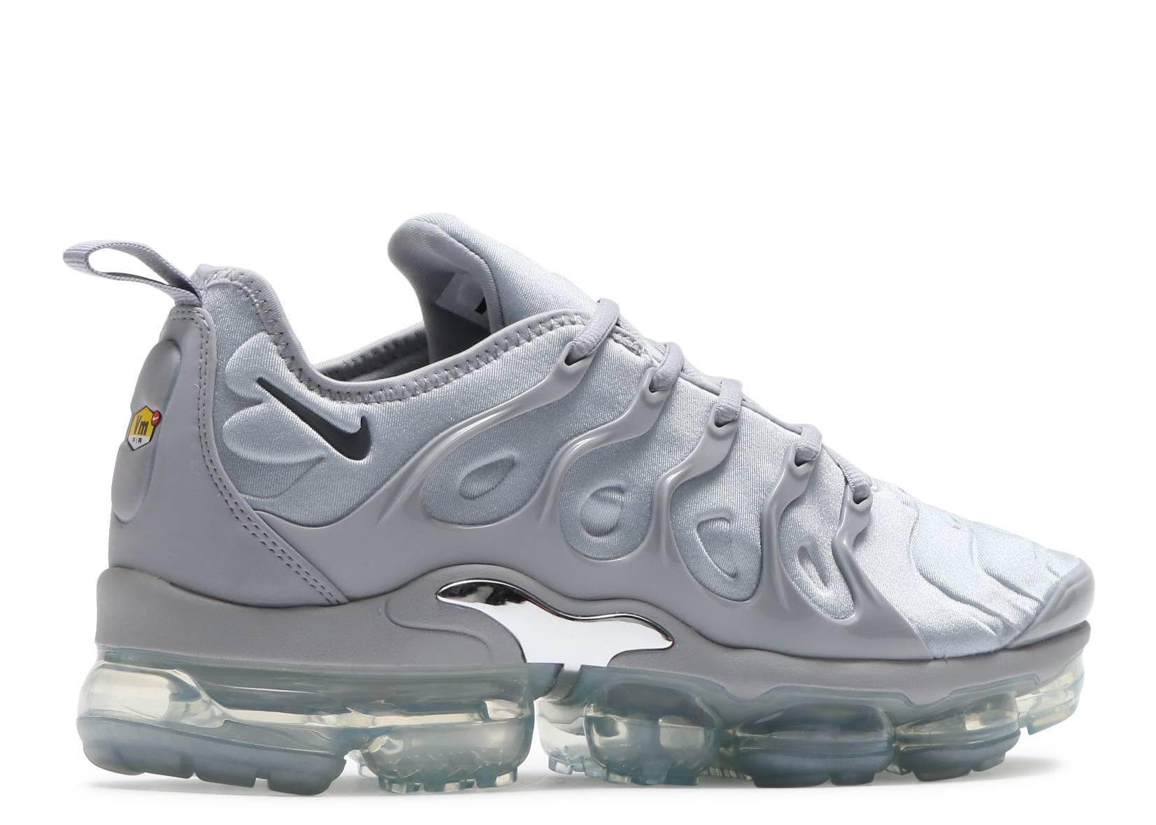 vapormax plus wolf